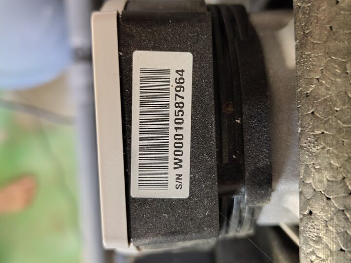 Secondary-group side label. Left edge close-up.