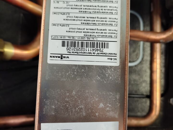 Plate heat exchanger label · second view. Open enclosure · centre.